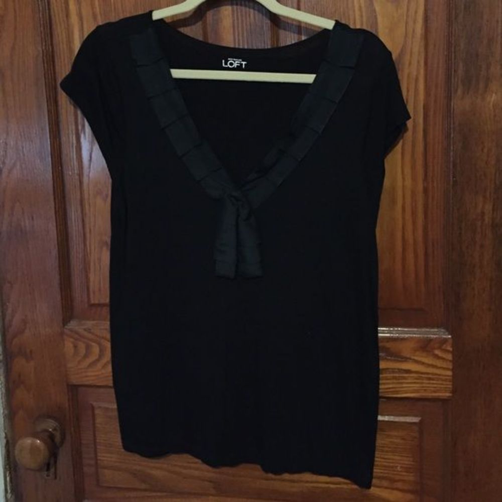 Loft black T-shirt with ribbon color design
